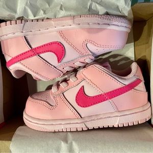 Dunk low kid triple pink